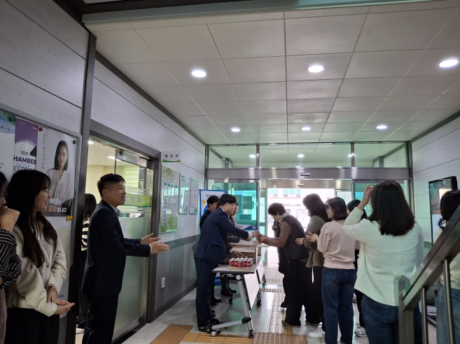 옥천교육지원청 상호 존중의 날 ‘청렴 버거’로 함께하는 존중의 가치!