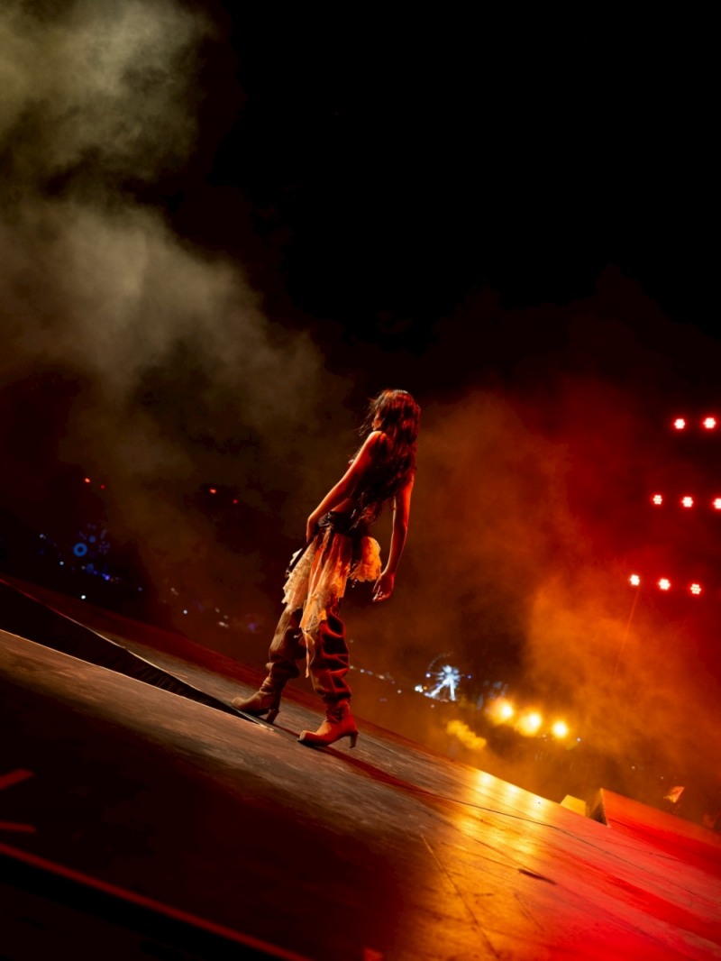 제니, 美 ‘코첼라’ 장악…솔로 아티스트 진가 제대로 증명