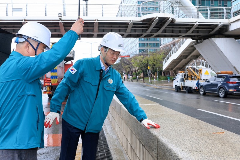 장항지하차도 관리 상태를 점검