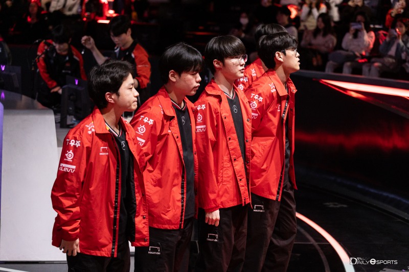 T1, 해결사 '페이커' 앞세워 농심에 2대1 승