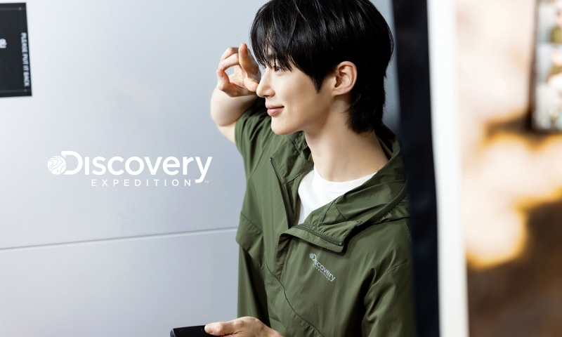 디스커버리 익스페디션 앰버서더 변우석, 새롭게 오픈한 디스커버리 명동점 방문