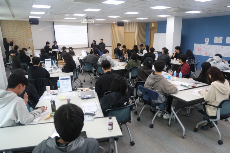 KBO, K리그, KBL, KPGA 등 프로단체와 야구단, 축구단에서 근무를 시작한 ‘2025 프로스포츠 인턴십 프로그램’ 참여 인턴 45명이 4월 16일부터 17일까지 1박 2일간 경기도 화성시 소재 교육장에서 직무교육 및 현업 선배 특강에 참여했다. (2025.04.17.)