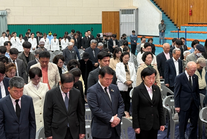 이정선 광주광역시교육감이 19일 광주공업고에서 진행된 제65주년 4·19혁명 기념식에 참석했다.
