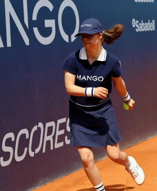 바르셀로나 오픈 볼 키드를 맡은 보노미