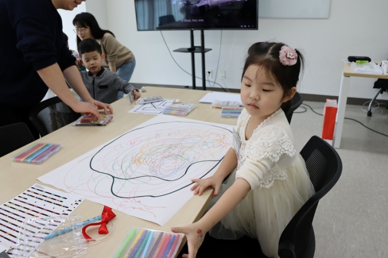 웹젠 임직원 자녀 코딩 교육 교실, 2025년 상반기 'Let’s PLAY 코딩!' 진행