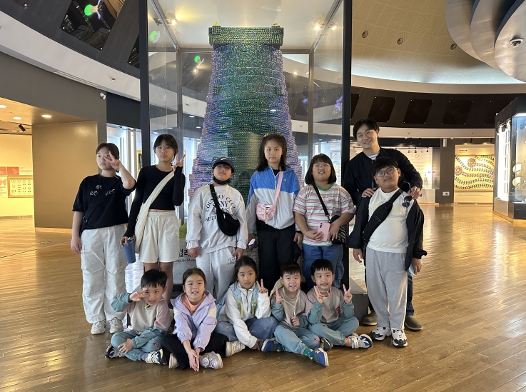 김천교육지원청, 증산초등학교 어린이와 어르신 학생이 함께 무주 반디랜드 곤충 나라 체험