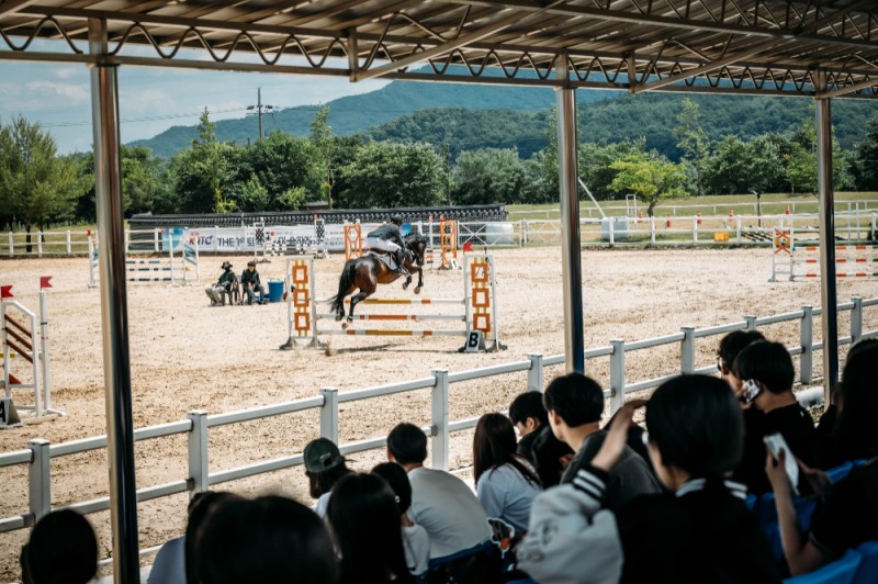 한국마사회, 2025년 제1회 은퇴경주마 품평회 및 승마대회 개최