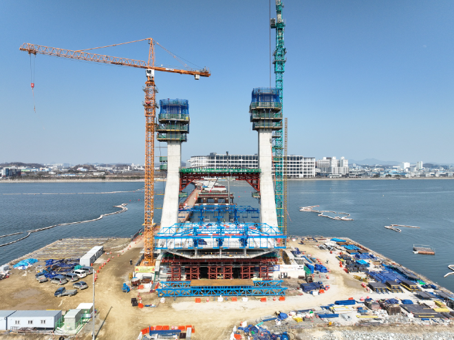 송산그린시티~시화MTV 연결도로는 2023년 2월 착공해 현재 37% 가량 공정이 진행됐다.ⓒDL이앤씨