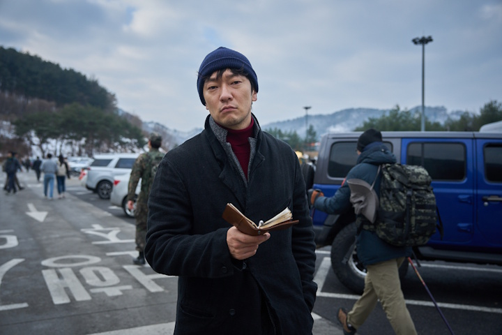 ‘나인 퍼즐’ 손석구, 10년째 김다미를 의심하는 이유는?…강력팀 형사 김한샘 캐릭터 스틸 공개