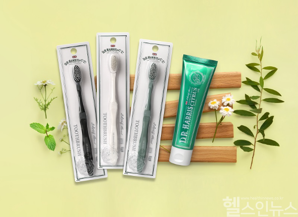 디알해리스 프로바이오틱스 시트러스 치약 및 클래식 칫솔 이미지 (디알해리스 제공)