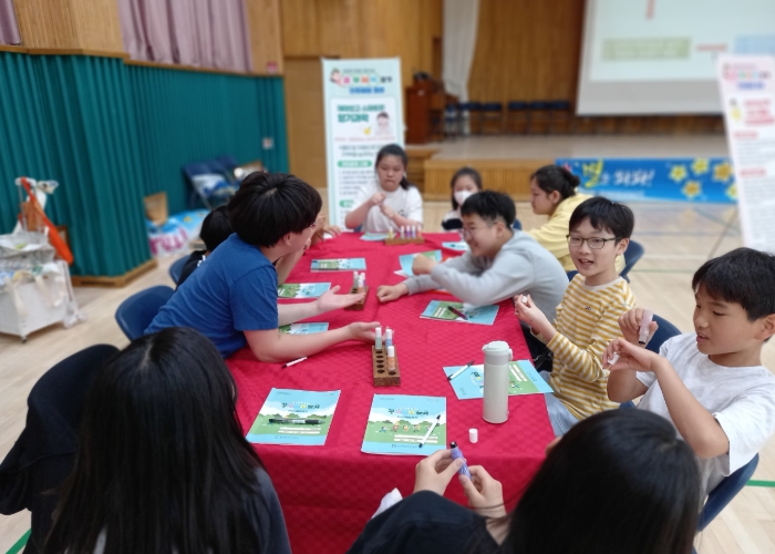 봉선초 6학년 학생들이 교육배려 학생 맞춤형 진로캠프에 참여한 모습/광주시교육청 제공