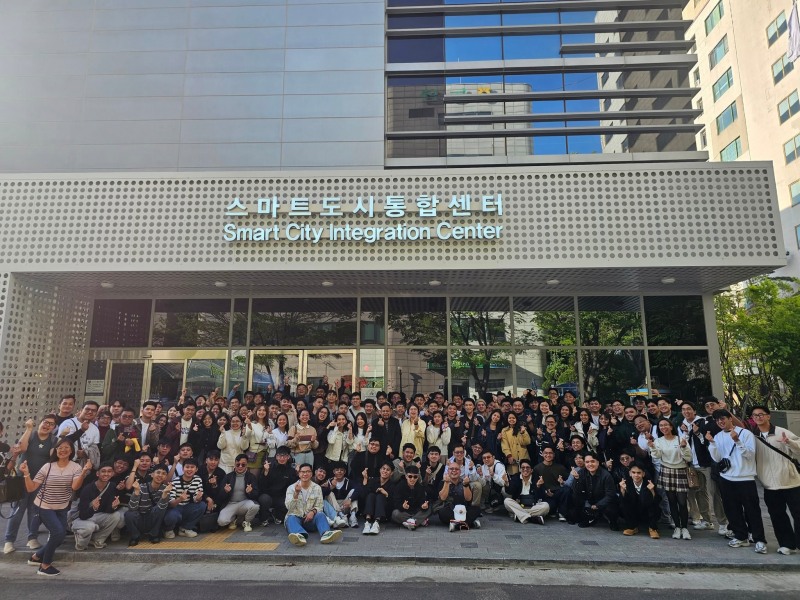 필리핀 산토 토마스 대학교 학생들 졸업여행