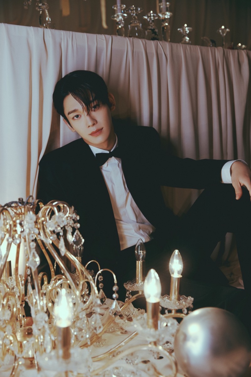 첸, 신곡 ‘브로큰 파티’ 2차 콘셉트 포토 공개…절제된 세련미 속 깊어진 감성