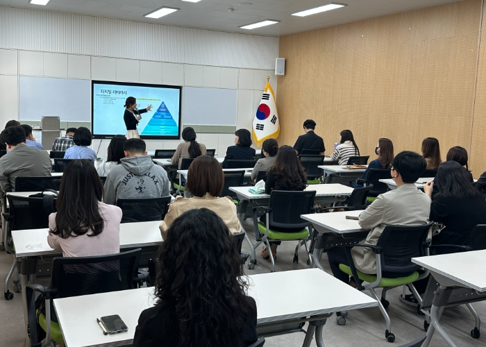 “미래형 학교도서관 교육공동체가 함께 만들어요”
