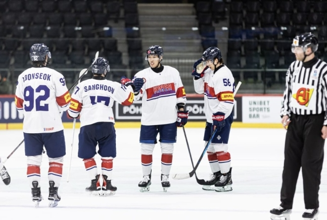 크로아티아전에서 승리한 한국 아이스하키 대표팀