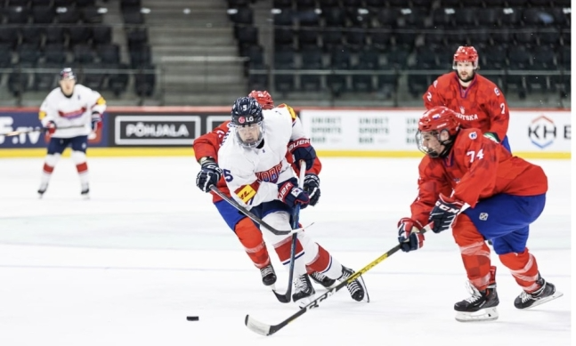 퍽을 다투는 한국과 크로아티아