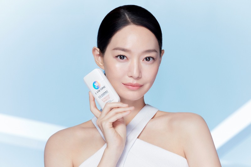 랑콤, 신제품 'UV 엑스퍼트 익스트림 쉴드'와 신민아 화보 공개