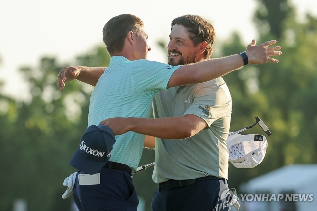 PGA 투어 처음 우승한 벤 그리핀(왼쪽)과 앤드루 노백