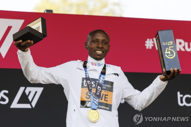 사웨, 런던 마라톤 우승