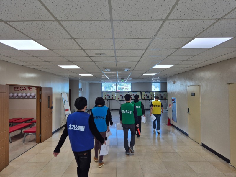 한국소방안전원 부산지부는 지난 3월 31일부터 4월 25일까지 총 20일간 실시된 2025년 특급 소방안전관리자 강습교육을 성공적으로 마무리했다고 28일 밝혔다./한국소방안전원 부산지부