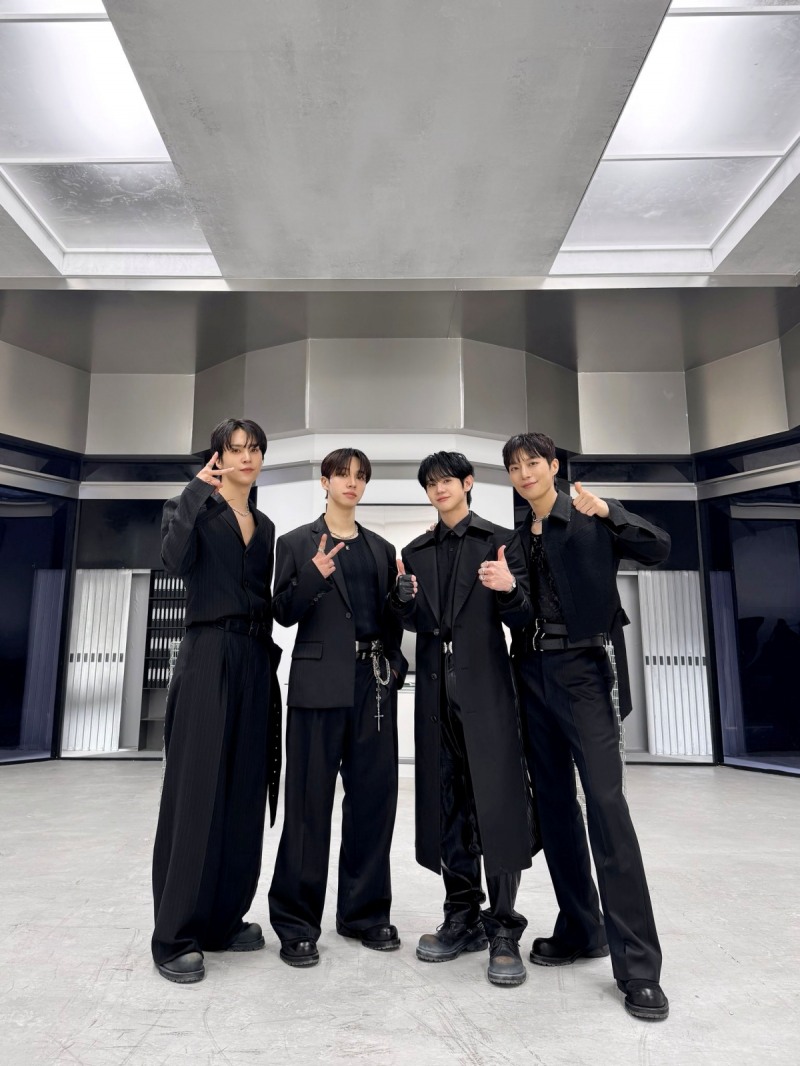 하이라이트, 미니 6집 컴백 첫날 국내외 음원 차트 점령…16주년 레전드 행보 시작