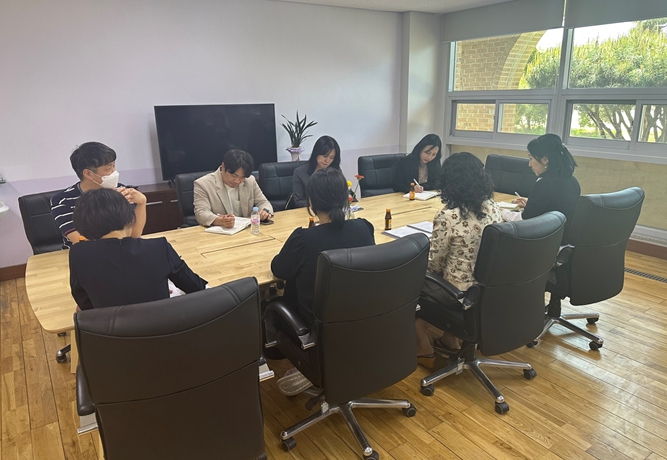 30일에 조치원명동초등학교에서 2025년도 특수교육 행동지원단 1차 협의회가 열리고 있다.