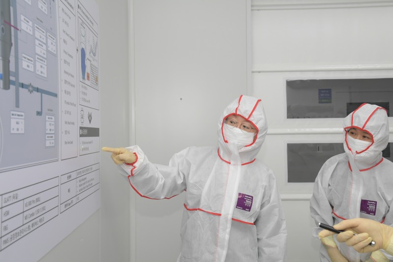 오유경 식약처장은 4월 29일 충남 천안에 위치한 ㈜종근당 AI 기반 생산 현장을 직접 방문해 현황을 점검하고, 제약업계 관계자들과 간담회를 열어 업계의 건의사항과 규제 개선 방향을 논의했다.