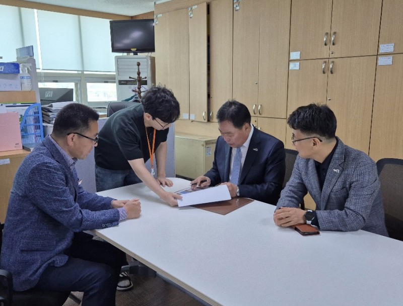 업무 결재 (사진제공 = 무안군)
