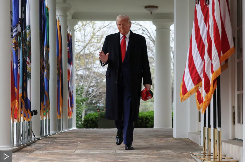 트럼프 대통령은 2일(현지시간) 하버드대에 대한 면세 혜택을 취소할 것이라고 말했다. 사진=블룸버그통신