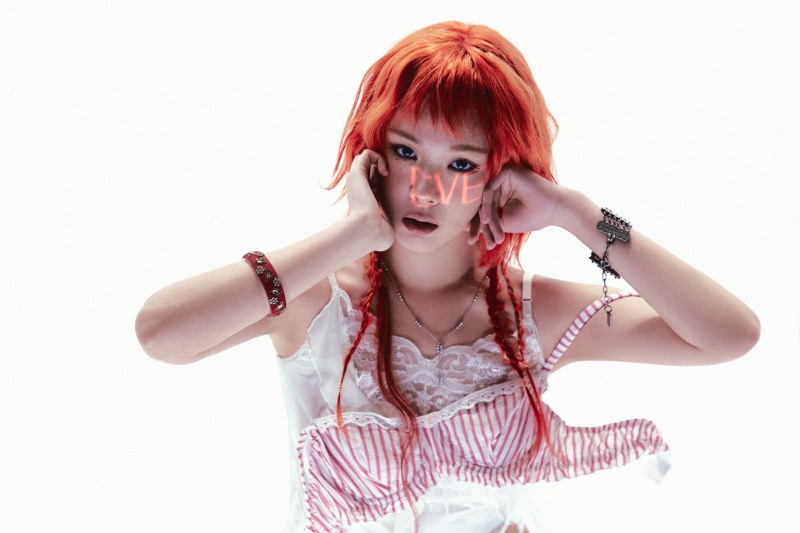 비비, 14일 새 앨범 ‘EVE:ROMANCE’ 발매…2년 6개월 만에 정규 2집