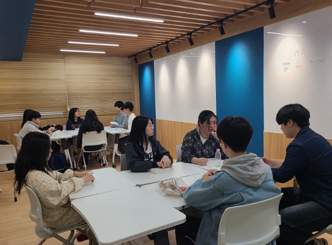 학생멘티-청년멘토 맞손, 진로독서 프로젝트