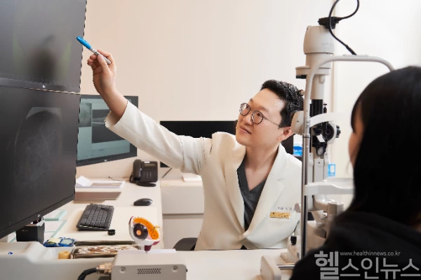 Photo : Dr. KIM Sangwon, Director of YONSEI SUNGMO EYE CLINIC