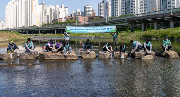 노루페인트, ‘세계 환경의 날’ 맞아 지역주민과 함께 안양천 환경정화활동 진행