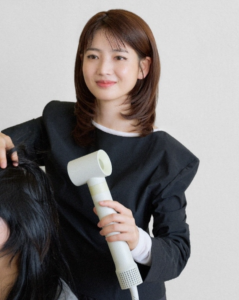 차홍 헤어 드라이기 '에어 스타일러' 출시 한 달 만에 완판.. 사전예약판매