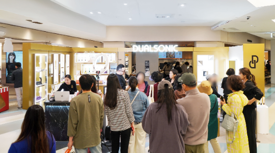 듀얼소닉 ‘글로우업 뷰티 라이브쇼’, 현대백화점 목동점서 성황리 열려