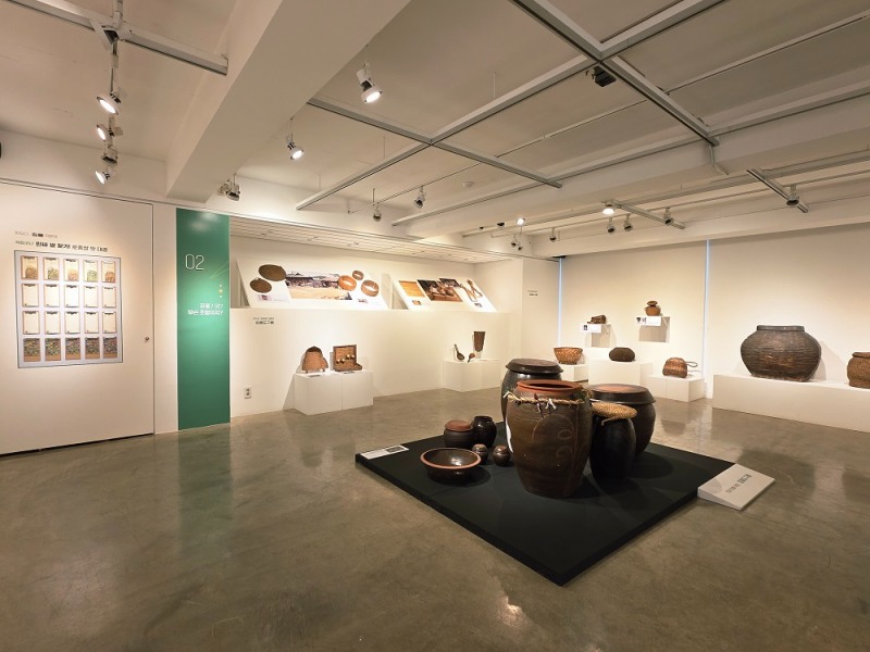 짚풀생활사박물관 ‘맛있다. 짚풀 덕분에’ 특별기획전 전시공간.