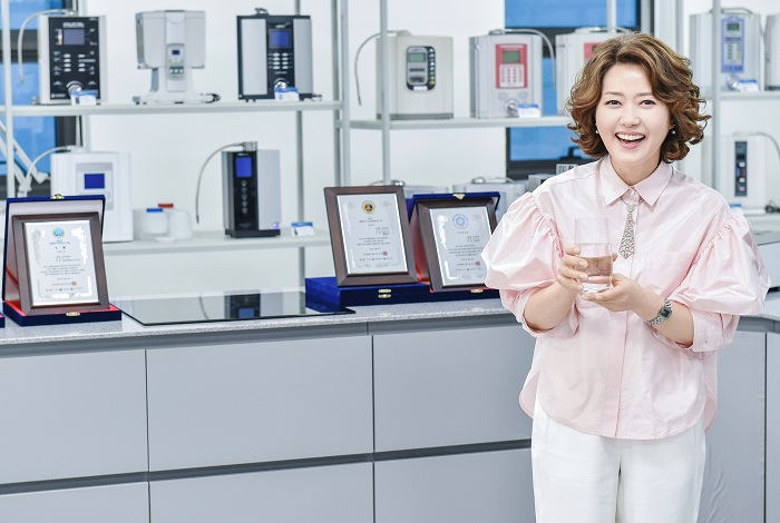 ‘대운을 잡아라’ 오영실, 바이온텍 알칼리 이온수기 모델까지 ‘겹경사’