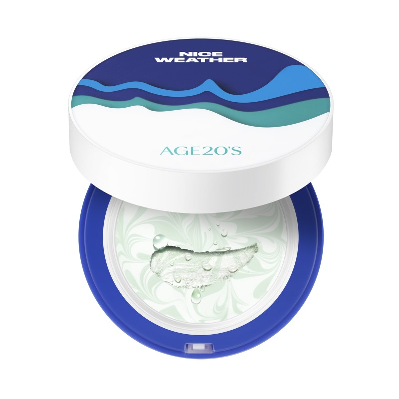 애경산업의 대표 뷰티 브랜드 ‘AGE20’S’가 라이프스타일 편집숍 ‘나이스웨더’와 손잡고 여름 시즌 한정 제품 ‘AGE20’S 카밍 선팩트 X 나이스웨더 리미티드 에디션’을 선보였다. (애경산업 제공)