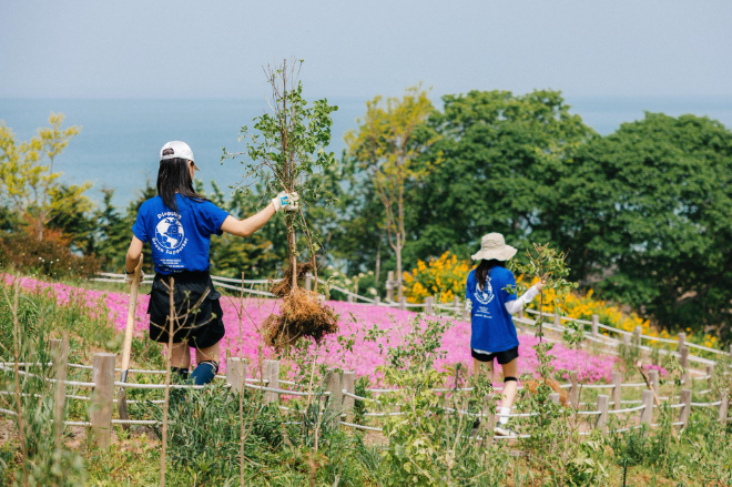 잠스트, 자월도에서 ‘식목트립’ 성료… 나무심기로 환경 보호와 지역 상생 실천