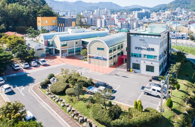 남해군보건소가 제24회 식품안전의 날(5월 14일)을 맞아 남해전통시장에서 식품안전 캠페인을 실시했다. (남해군 제공)