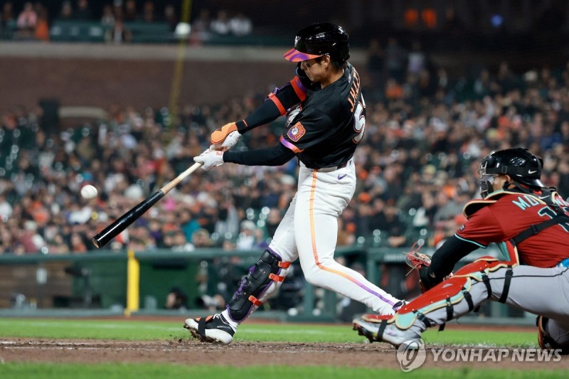 3점포를 치는 이정후 [게티이미지=연합뉴스