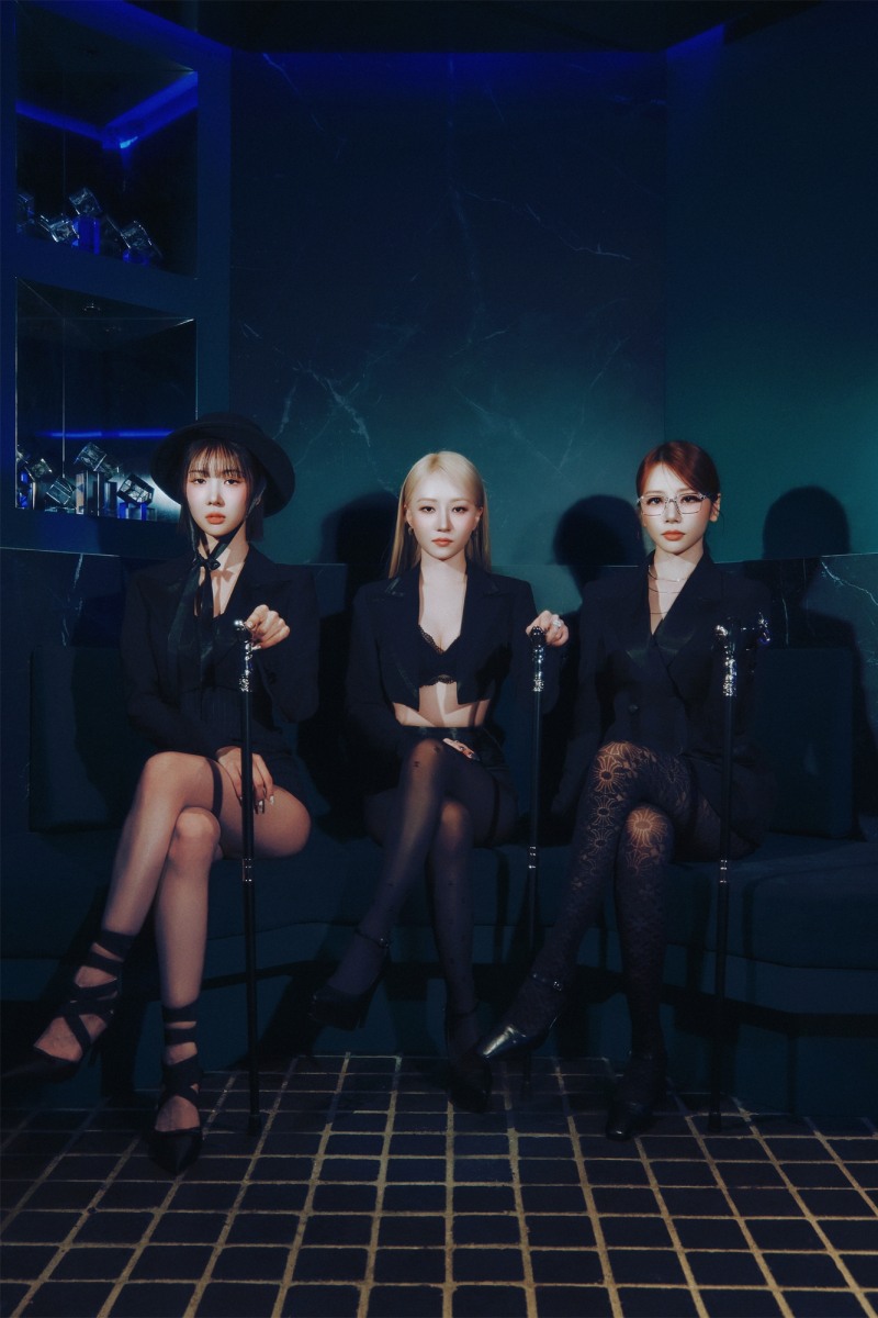 유아유(UAU), 미니 1집 그룹 티저 이미지 공개…완성형 비주얼 합