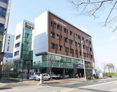 송파구가 임산부와 영유아의 건강한 약물 복용 습관 형성을 위해 전문 약사가 직접 참여하는 ‘약 바르게 알기’ 교육을 운영한다. (송파구 제공)