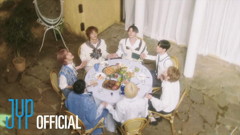 NEXZ, 몽환 & 청량 물오른 비주얼 정점…미니 2집 수록곡 'Slo-mo' 뮤직비디오 공개