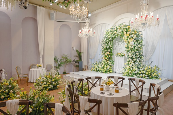 결혼식과 사진을 한 공간에서… 스튜디오형 하우스웨딩홀 ‘메리스에이프럴’ 주목