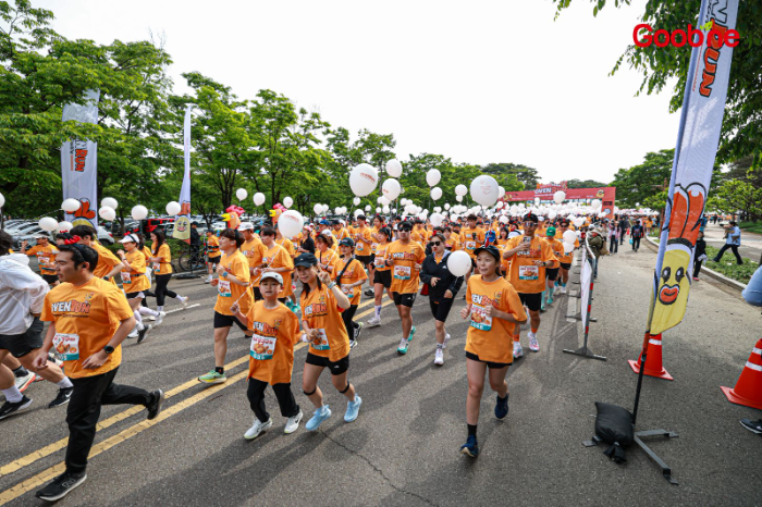굽네치킨, 업계 최초 치킨 러닝 ‘굽네 오븐런’에 3천 명 인파로 대성황
