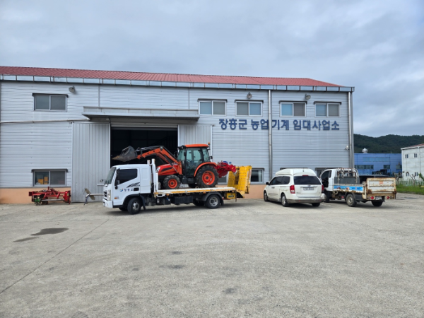 임대농업기계 배송 서비스. ⓒ 장흥군