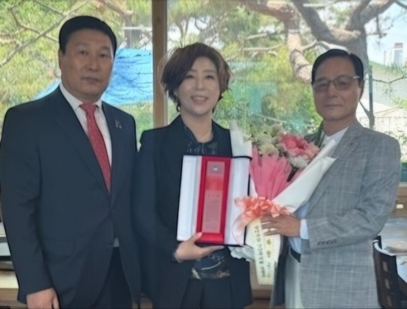 정경자 경기도의원(왼쪽에서 두번째)