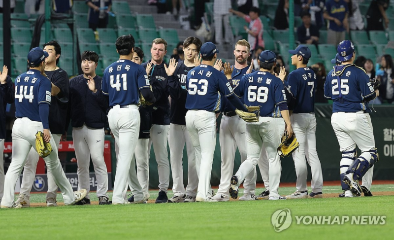 '임시홈이지만 달콤해' 박세혁 멀티히트→김진호 시즌 첫승, NC "한화 잡고 5위 도약"