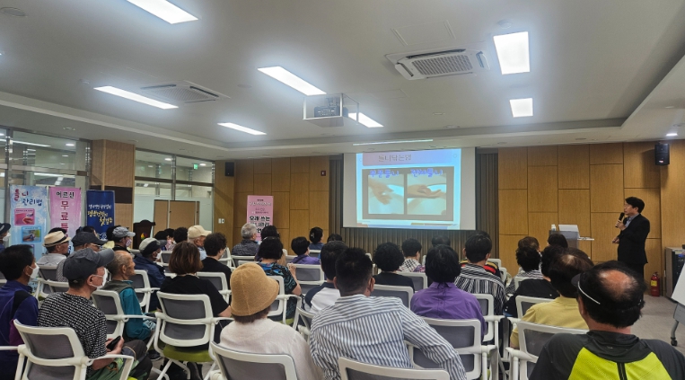 대구 서구보건소는 제80회 구강보건의 날(6월 9일)을 기념해 지역 주민을 대상으로 구강건강 증진을 위한 다양한 행사를 마련했다. (대구 서구 제공)